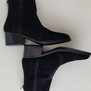 Chelsea & Violet Black Suede Leather Stitched Heeled Boots SZ 9.5